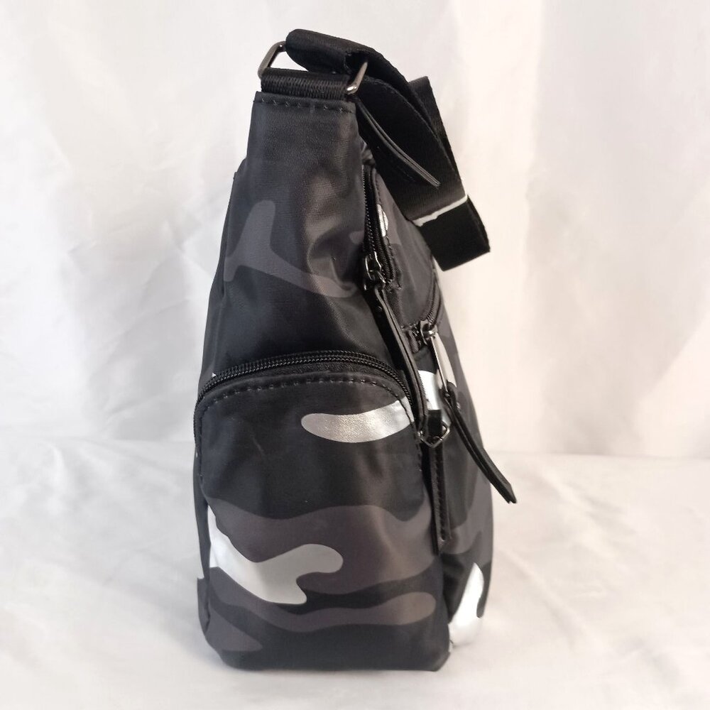 Time and Tru Brooke Gray Camo Nylon Crossbody Bag Multi Pocket NWT - Picture 10 of 10